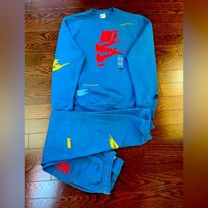 Nike Sportswear Sport Essentials+ Men's Fleece Crewneck and Sweatpants